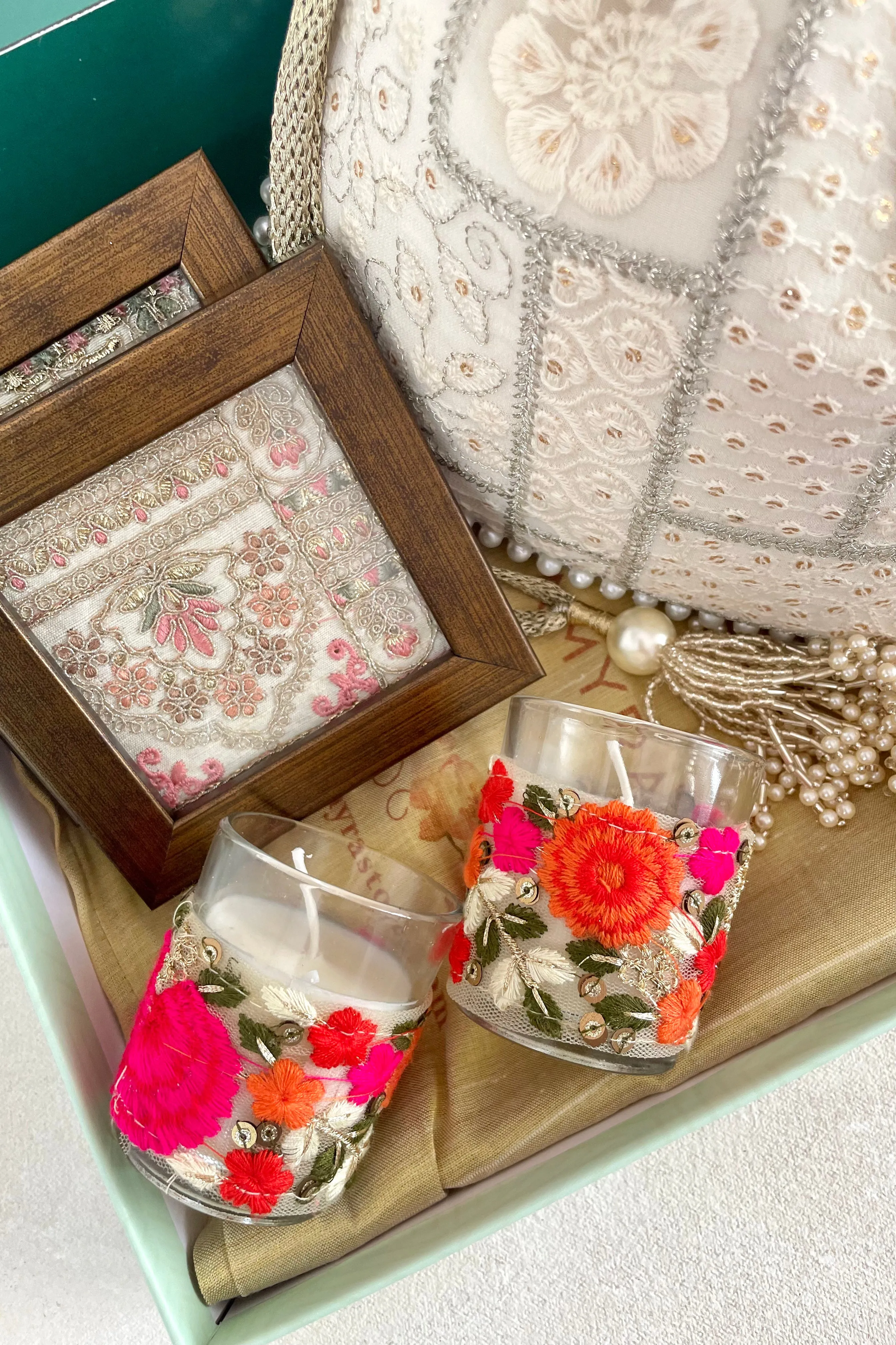 Christmas Hamper - Mosaic Off-white Potli - Home and Floral Candle Box