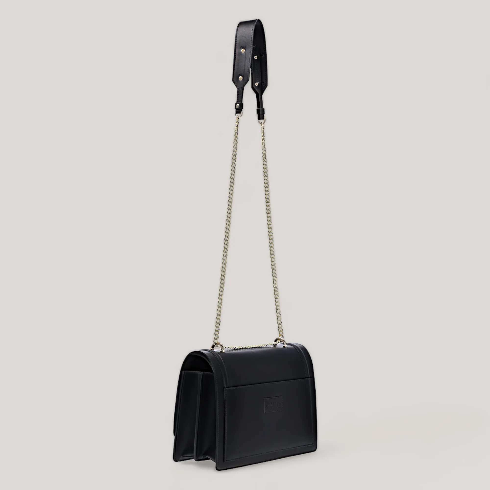 Sure, here is the optimized title: 

Maxi Black Ink Corn Leather Shoulder Bag - Luxury and Stylish Design