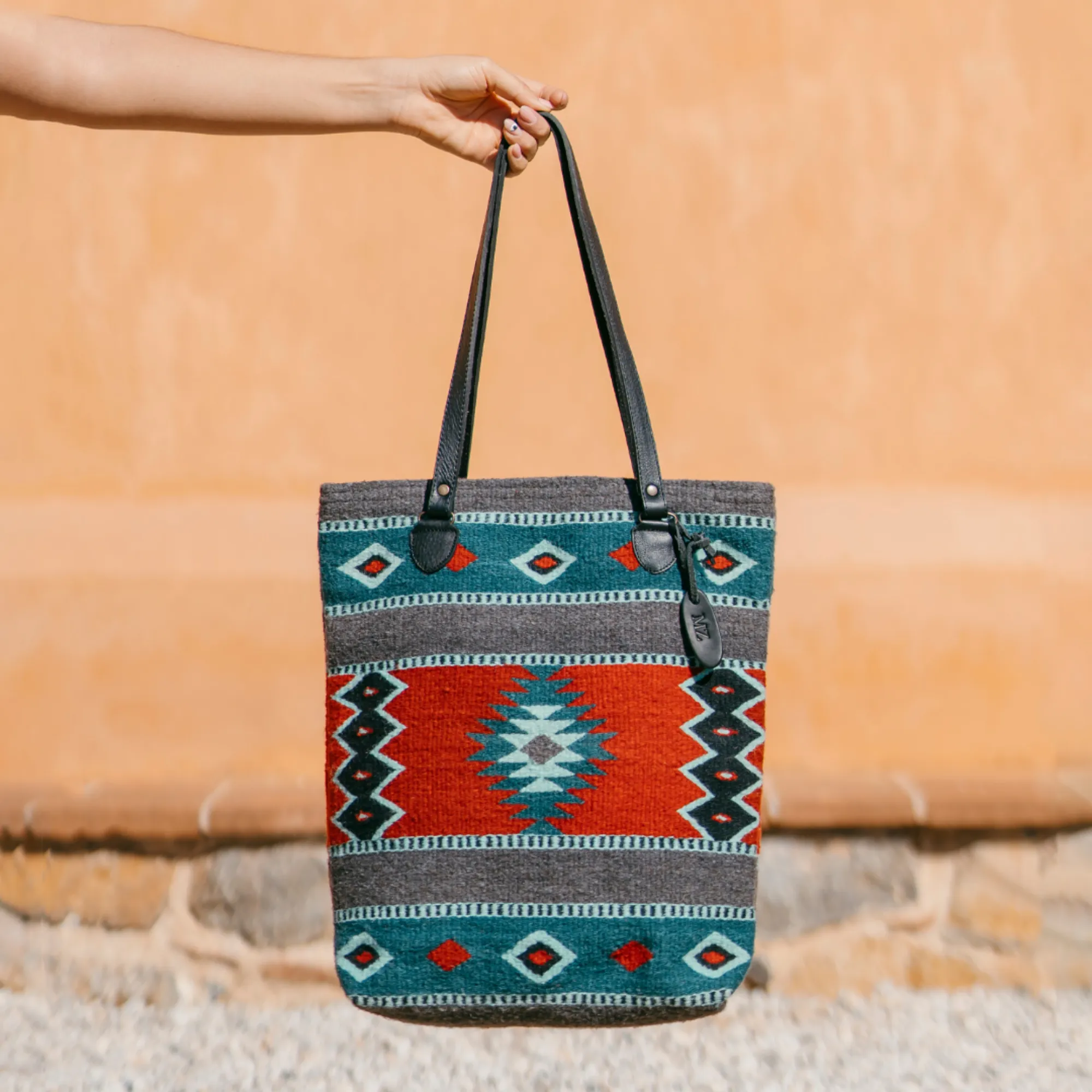 Lost Island Bucket Tote ~ Last Chance