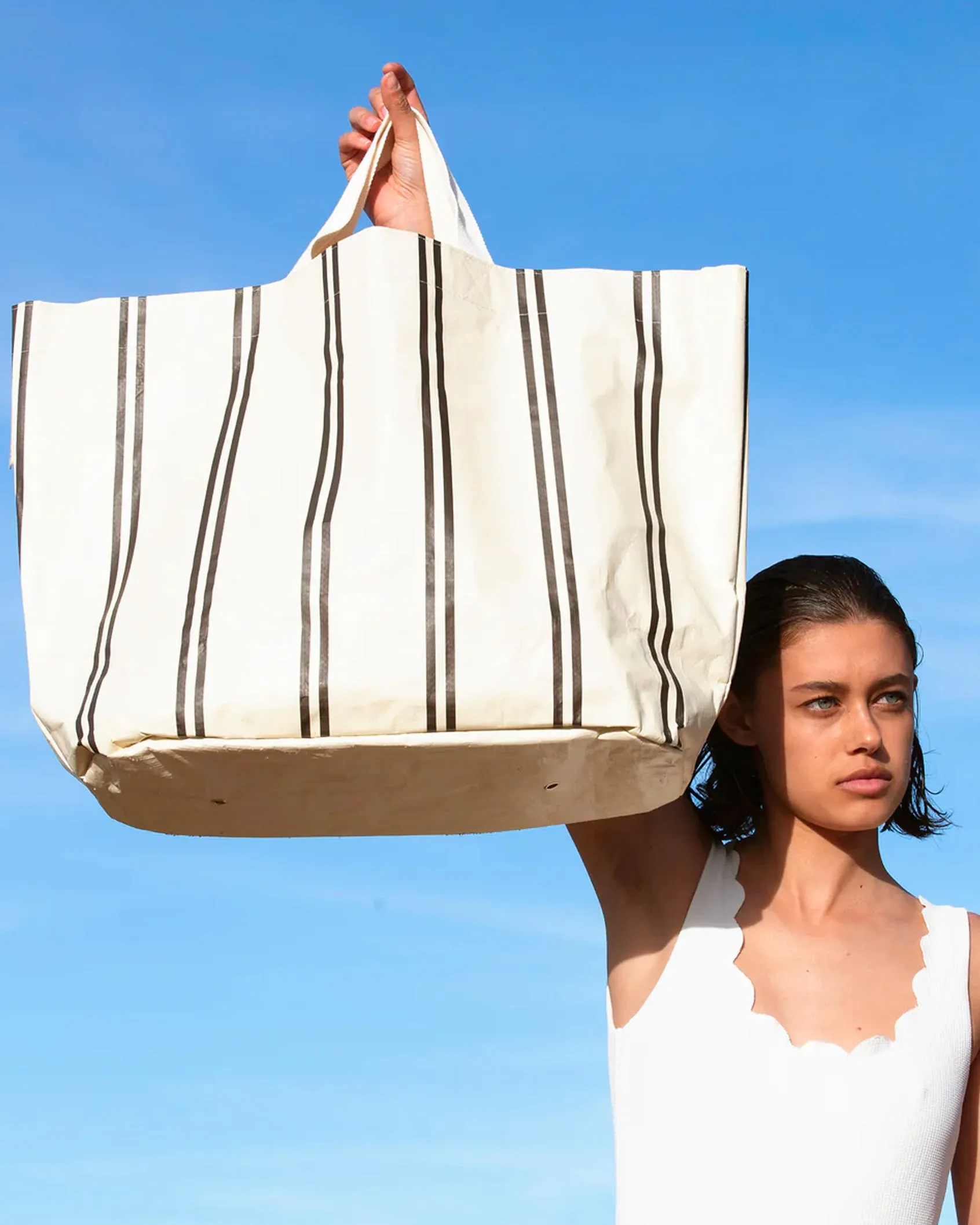 Sunnylife Carryall Casa Stripe Beach Bag